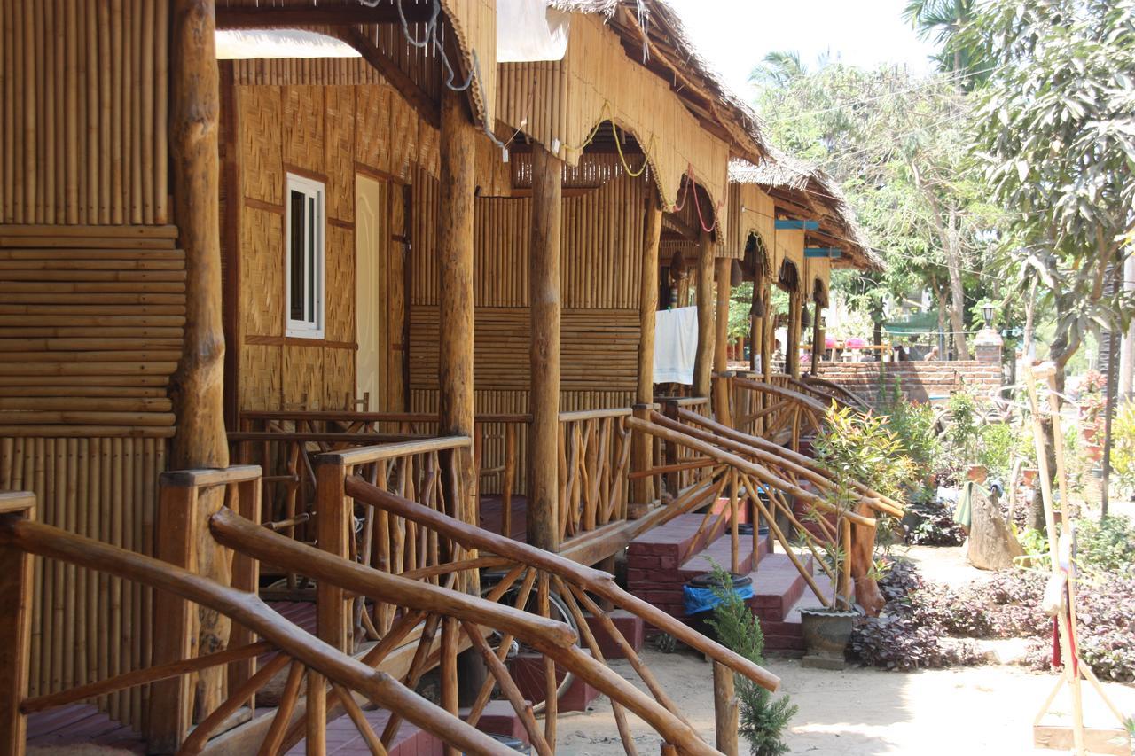 נסאונג Soe Ko Ko Beach House & Restaurant מראה חיצוני תמונה